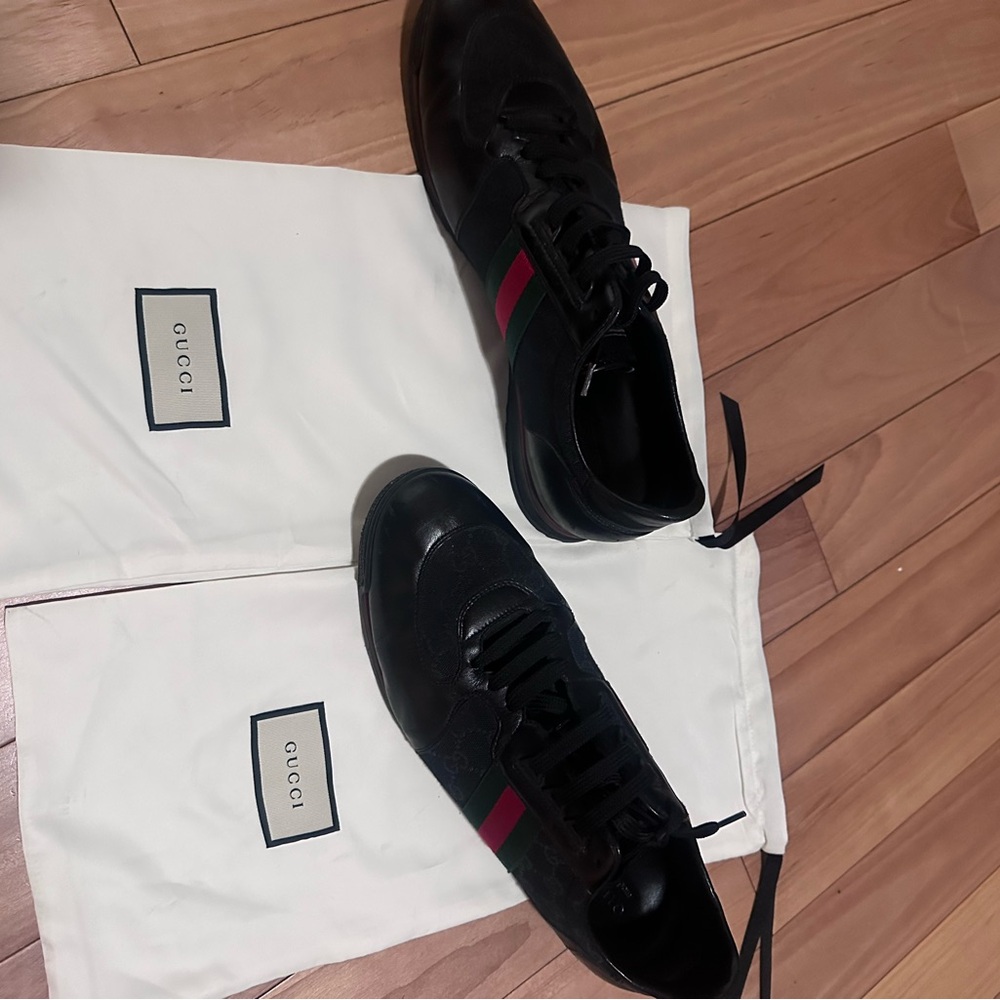 Gucci Men's Black and Red Sneakers - Picture 2 of 10